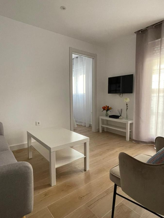 Apartamentos La Hormiga Deluxe Adra Esterno foto